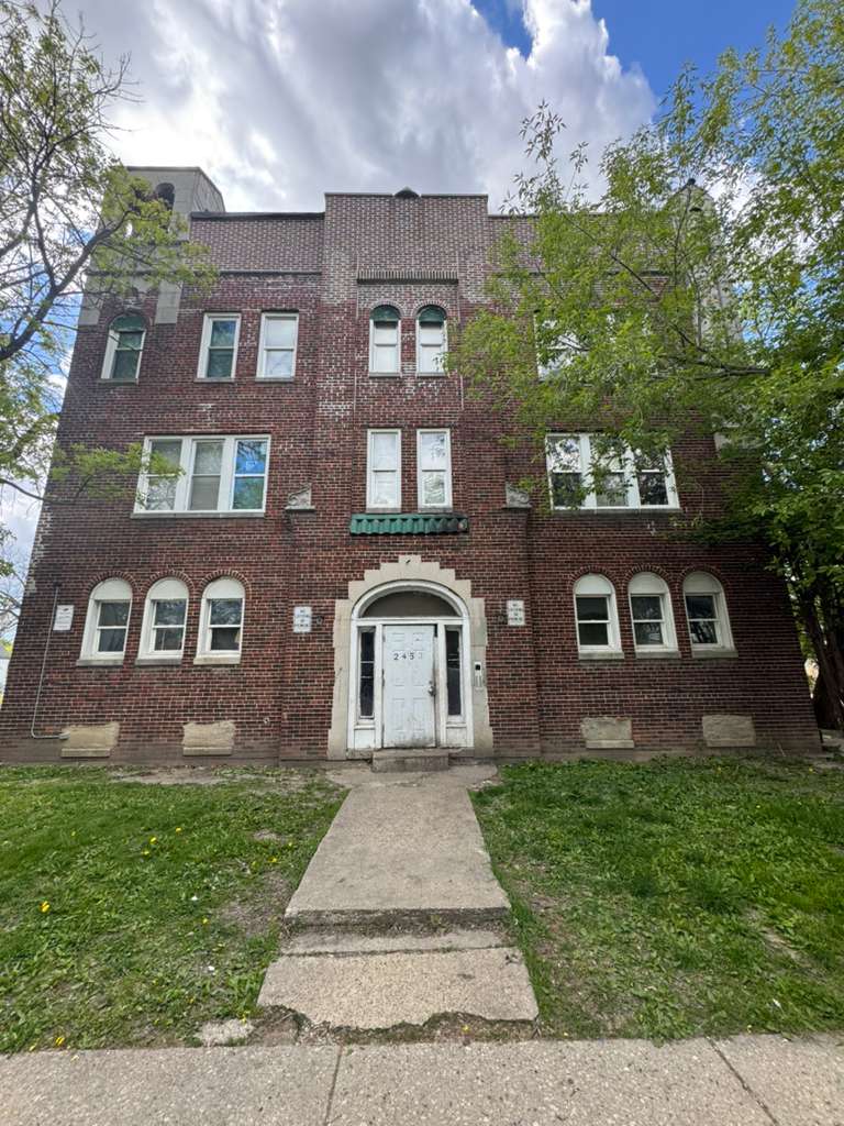 Property main image